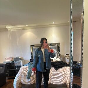 Vintage Carhart Stylish Denim Jacket with Red Accents